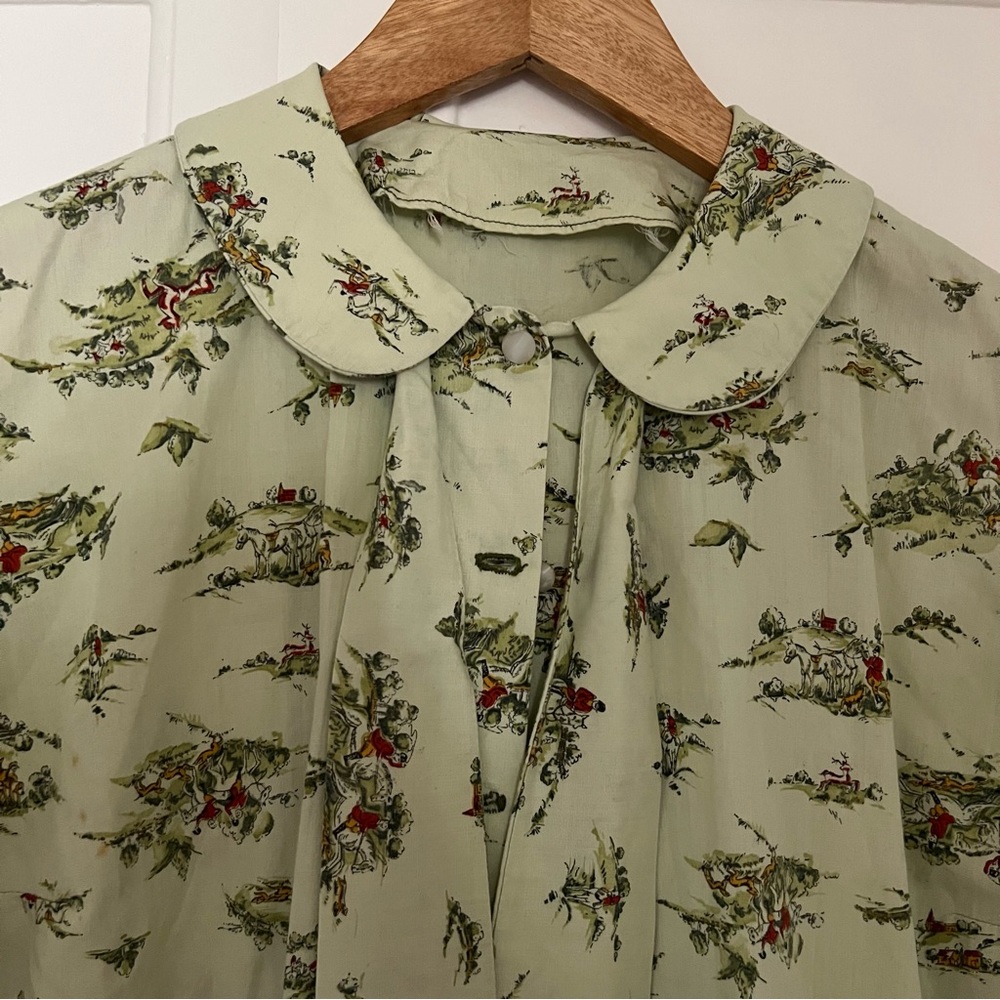1960s sage green cotton blouse - Picture 2 of 4
